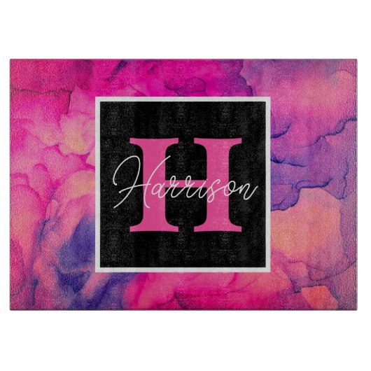 ホットピンクアルコールインクモノグラムパーソナライズされた カッティングボード (正面)