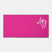 ホットピンクガーリーとホワイトブラシスクリプト名 デスクマット (正面)