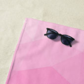 ホットピンクグラデーション幾何メッシュパターンモノグラム ビーチタオル (インサイチュ)