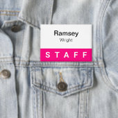 ホットピンクスタッフバッジ3.5インチネームタグピンバック 缶バッジ (インサイチュ)