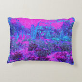 ホットピンクトリップ（幻覚体験）のようなとブルーの印象派の風景 アクセントクッション (裏面)