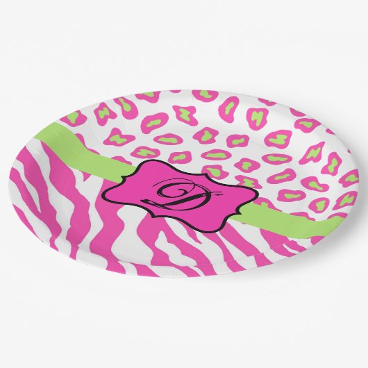 ホットピンクホワイトゼブラヒョウ皮モノグラムイニシャル ペーパープレート (アングル)