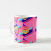 ホットピンクメンフィスのネオン三角形パターン コーヒーマグカップ (正面左)