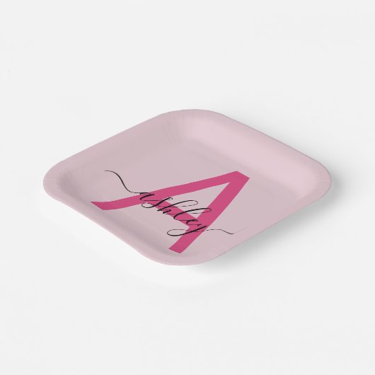 ホットピンクモダンスクリプガーリートのモノグラム名 ペーパープレート (傾斜あり)