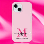 ホットピンクモダンスクリプガーリートのモノグラム名 iPhone 15ケース<br><div class="desc">ホッ保護トピンクのスクリプトモノグラム名iPhoneの15ケースとスタイルしガーリーてあなたの電話！ホットピ鮮やかンクデザインを搭載しパーソナライズされたたシックなスクリプモダントで名を冠したシッカスタムクtouch。iPhone 15用に設計され、デバイスにトレンディーを追加しながら、傷や落下に対する耐久しゃれている保護を提供する。スリムで軽量のこのケースは、ファッションと機能を組み合わせ、携帯を安全かつ場所を問わスタイリッシュず安全に保つ。</div>