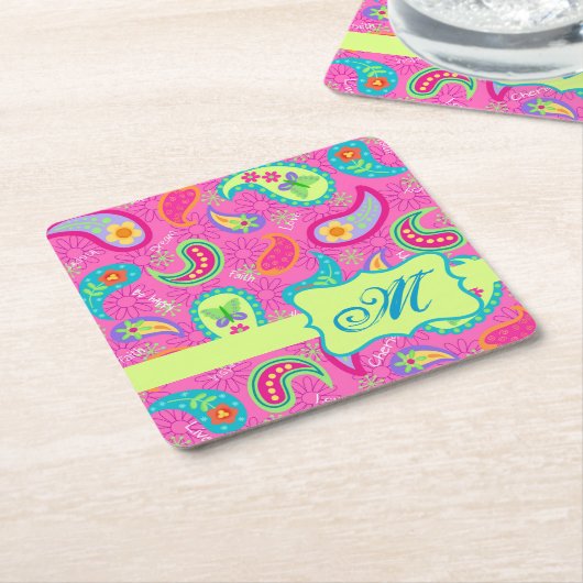 ホットピンクモノグラムパーソナライズされたモダンペイズリー スクエアペーパーコースター (アングル)
