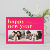 ホットピンクレトロタイポグラフィフォトハッピー新年 箔シーズンカード (立ち正面)