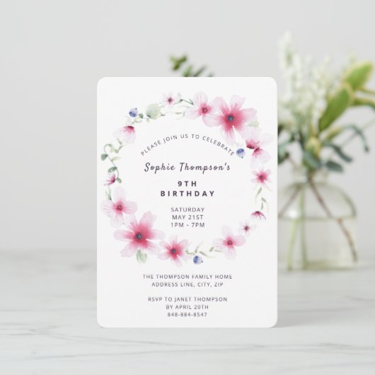 ホットピンクワイルドフラワーズリースガーリー誕生日パーティー 招待状 (スタンド正面)