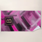 ホットピンク抽象芸術絵を描アート&タイポグラフィ ビーチタオル (正面)