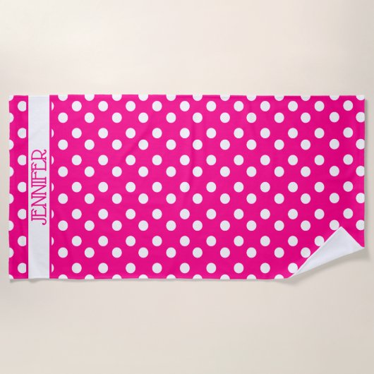 ホットピンク水玉模様パーソナライズされたビーチタオル ビーチタオル (正面)