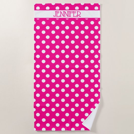 ホットピンク水玉模様パーソナライズされたビーチタオル ビーチタオル (正面)