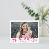 ホットピンク渦巻形のSweet sixteen保存日 ポストカード (スタンド正面)