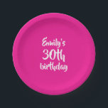 ホットピンク無地のパーソナライズされた誕生日 ペーパープレート<br><div class="desc">ホットピンク無地の。強烈で明るい、オールオーバーな色のゴージャスなバースト。トレンディーモダンコンテンポラリードーパミンの美学。あり得パーソナライズされたる</div>