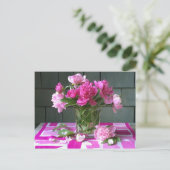 ホットピンク色の牡丹の上にホットピンクのヴィンテージシルクスカーフ シーズンポストカード (スタンド正面)