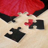 ホットピンク赤ハイビスカスフラワーオンブラック ジグソーパズル (側面)