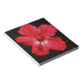 ホットピンク赤ハイビスカスフラワーオンブラック ノートパッド (アングル)