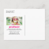 ホットピンク2025はっきりしたタイポグラフィ写真卒業 インビテーションポストカード (裏面)