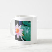 ホットピンク&オレンジの蓮の水百合花 コーヒーマグカップ (正面左)
