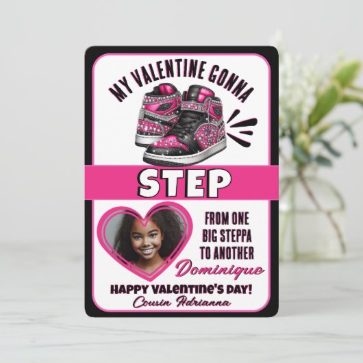 ホットピンク/ブラックのスニーカー写真教室バレンタイン シーズンカード (スタンド正面)