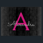 ホットピンク ブラック スクリプト ガーリー モノグラム ネーム カッティングボード<br><div class="desc">ブラックとホットピンクのシンプル スクリプト モノグラム ネーム カッティングボード。豪華でおしゃれなスタイルを愛する人への、卒業、誕生日、結婚式、結婚前のお祝い、結婚記念日、ベビーシャワー、バチェロレッテパーティーのギフトに最適。</div>