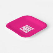 ホットピンク – ロゴのはっきりした追加 ペーパープレート (傾斜あり)
