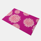ホットピ淡い色のンク上のピンクデイジー ドアマット (アングル)