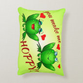 ホッピーかわいい陽気なおもしろいグリーンカエル アクセントクッション (裏面(縦))
