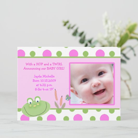 ホップの豊富なカエルのベビーの写真の誕生の発表 案内状 (スタンド正面)