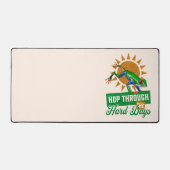 ホップスルー懸命日アマゾンツリーカエル デスクマット (正面)