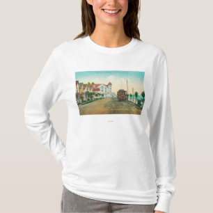 ホテルCapitolaおよびコテージの外観 Tシャツ