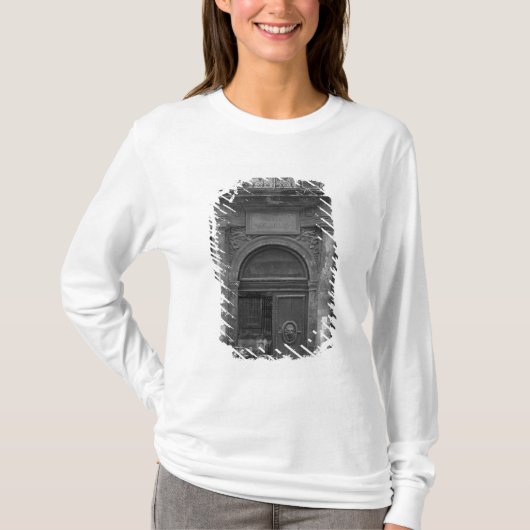 ホテルde Villeを去っている男生徒のグループ Tシャツ (正面)