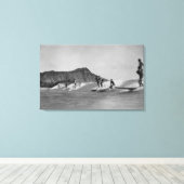 ホノルルハワイ – サーファーズオフワイキキビーチ キャンバスプリント (インサイチュ (ウッドフロア))