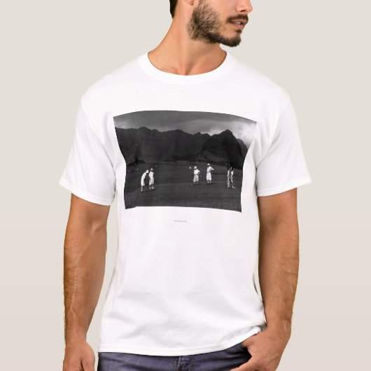 ホノルル、ハワイ-国で遊んでいるゴルファー Tシャツ (正面)