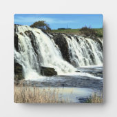 ホプキンスの滝の流れ フォトプラーク (正面)