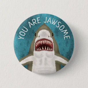 ホホジロザメのおもしろいなJawsomeのしゃれのユーモアのカスタム 缶バッジ