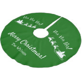 ホホホホメリークリスマスサンタと緑 ブラッシュドポリエステルツリースカート (アングル)