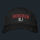 ホボケンNJ赤と白オンブラックヴィンテージスタイル 刺繍入りキャップ<br><div class="desc">HOBOKEN NJ赤と白ブラックヴィンテージ動揺してスタイル木綿帽子の刺繍。刺繍は、「編集デザイン」ツールボタンを選択して他の色の選択にカスタマイズ可能。メインアイテムページで色の選択を選択することもできます。</div>