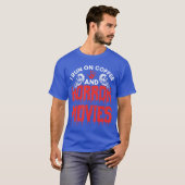 ホラー映画好きのためのコーヒーとホラー映画で動くTシャツ Tシャツ (正面フル)