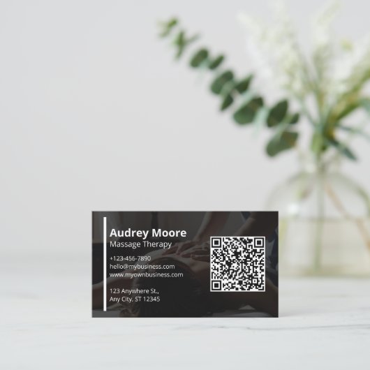 ホリスティックマッサージとウェルネスサービス 名刺 (スタンド正面)