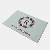 ホリデイフローラリースモノグラムパーソナライズされた ドアマット (アングル)