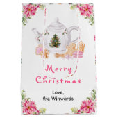 ホリデークリスマスティーピンクのメリークリスマス ミディアムペーパーバッグ (裏面)