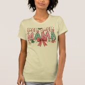 ホリデーシーズンの陽気なママ クリスマスの雰囲気 Tシャツ (正面)