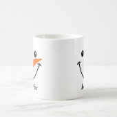 ホリデーハッピー雪だるま顔パーソナライズされた名 コーヒーマグカップ (中央)