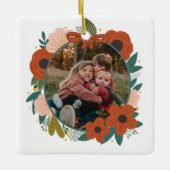 ホリデーボタニカルレッドフラワーズリースクリスマスファム セラミックオーナメント (正面)