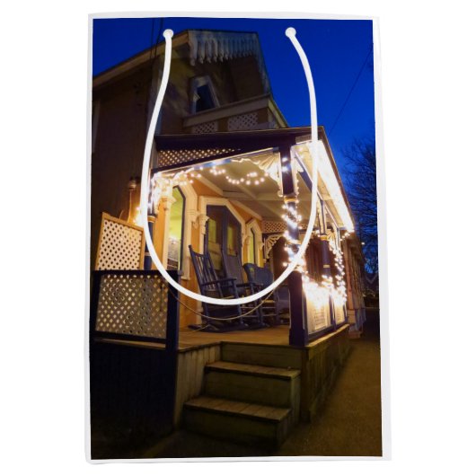 ホリデーライトアンドロッカーズ – マーサズヴィネヤード ミディアムペーパーバッグ (正面)