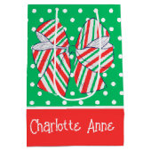 ホリデーレッドグリーンボウストライプの水玉模様 ミディアムペーパーバッグ (裏面)