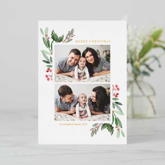 ホリーと緑2枚の写真メリークリスマス 箔シーズンカード (立ち正面)