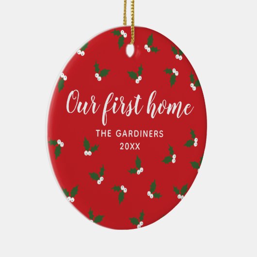 ホリーベリースリパーソナライズされたグ我々の最初のホームレッド セラミックオーナメント (右)