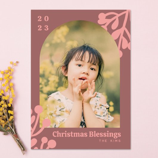 ホリーベリーダスティピンククリスマスフォトアーチ シーズンカード