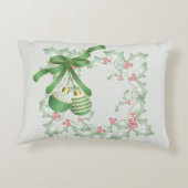 ホリーライトグリーンピンクの枝 アクセントクッション (裏面)